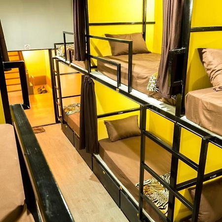 Iris Hostel Чиангмай Экстерьер фото