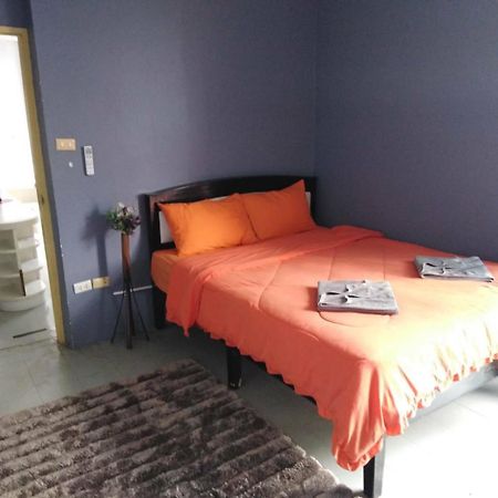Iris Hostel Чиангмай Экстерьер фото