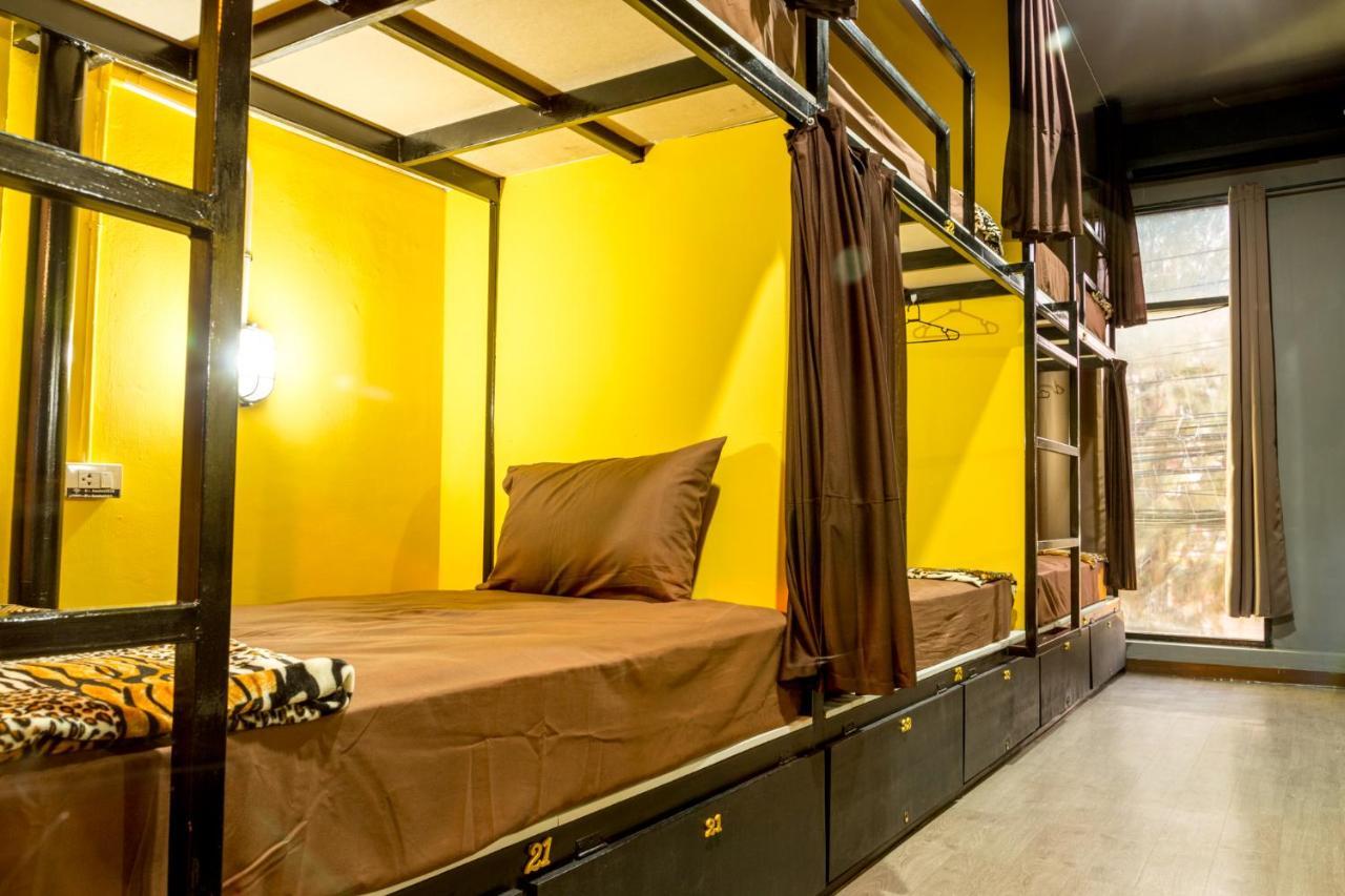 Iris Hostel Чиангмай Экстерьер фото