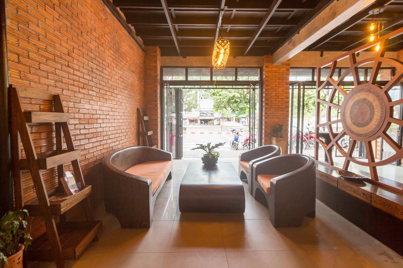 Iris Hostel Чиангмай Экстерьер фото