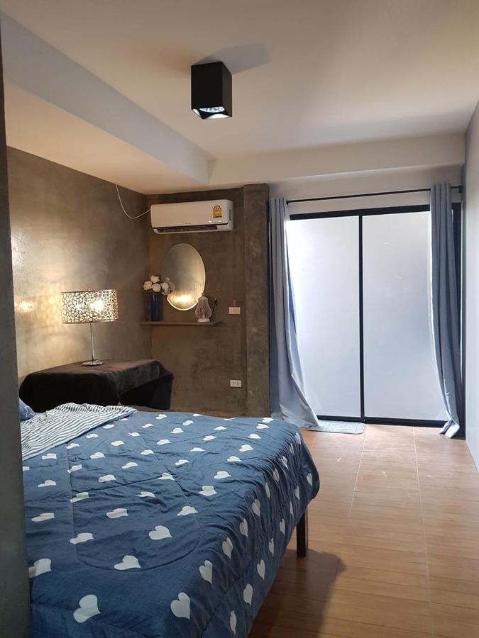 Iris Hostel Чиангмай Экстерьер фото