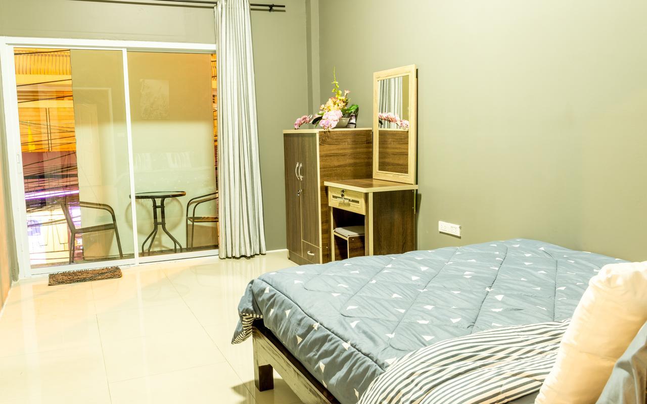 Iris Hostel Чиангмай Экстерьер фото
