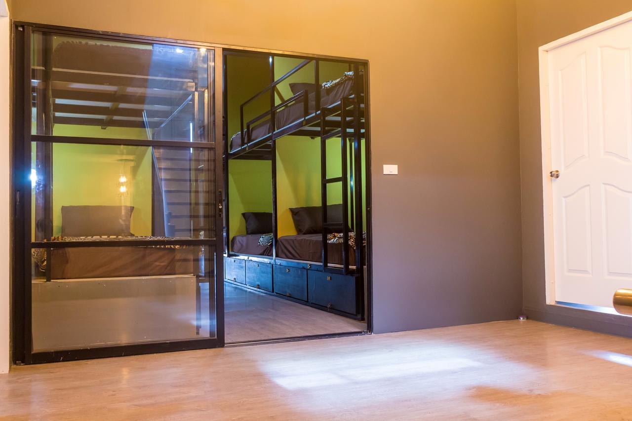 Iris Hostel Чиангмай Экстерьер фото