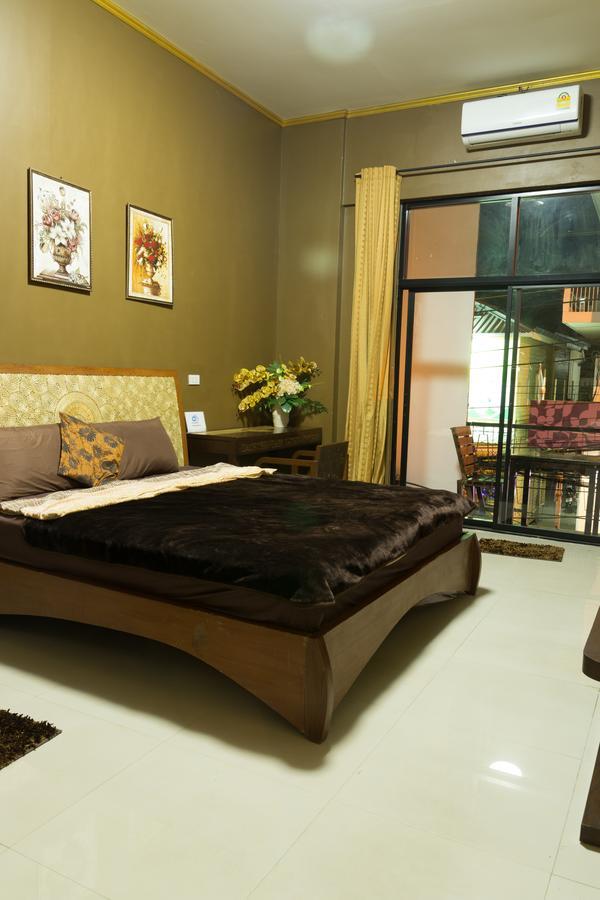 Iris Hostel Чиангмай Экстерьер фото