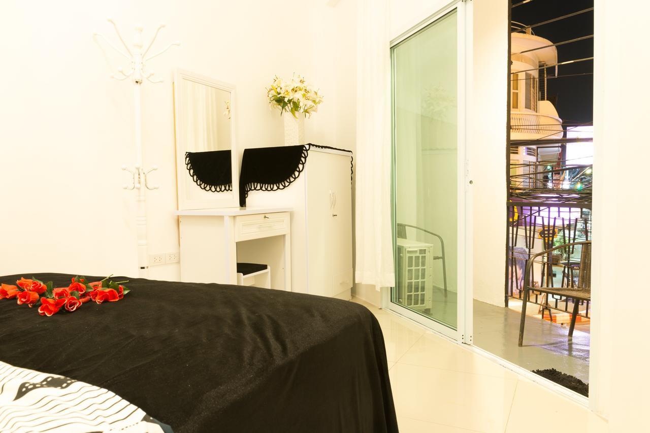 Iris Hostel Чиангмай Экстерьер фото