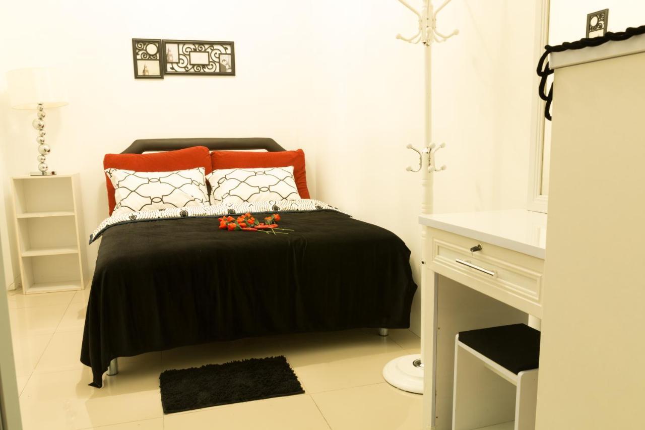 Iris Hostel Чиангмай Экстерьер фото