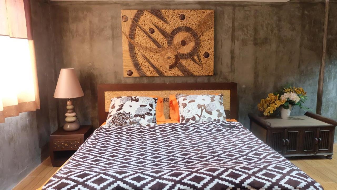 Iris Hostel Чиангмай Экстерьер фото